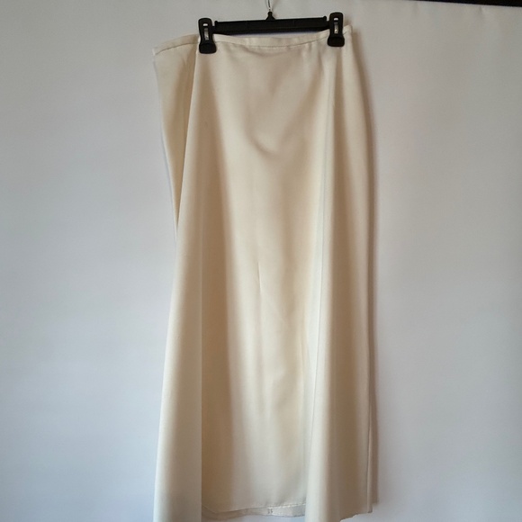 Preloved JS Boutique size 14 White Flowy Formal Skirt - Picture 1 of 4